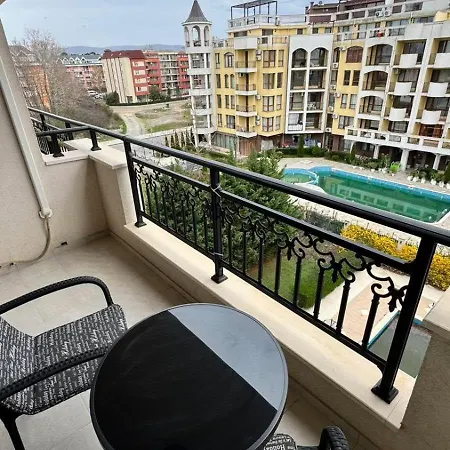Sunny Complex U-dacha ساني بيتش